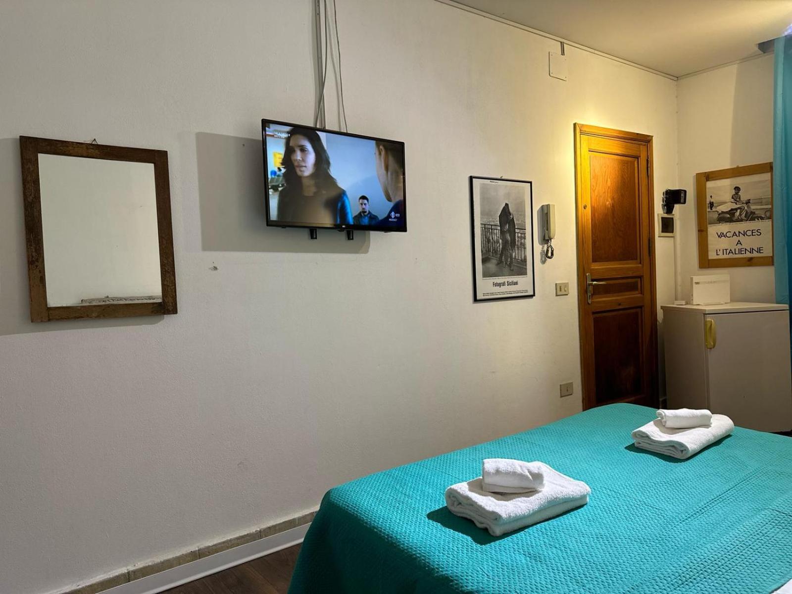 Via Zara Hostel Palermo Ngoại thất bức ảnh